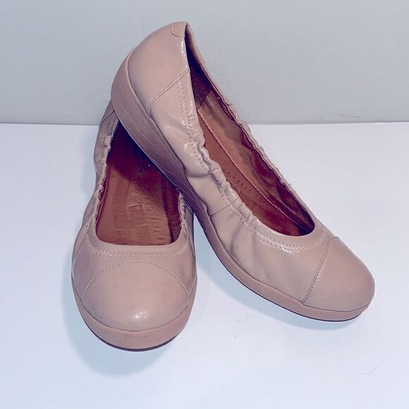 Fitflop tan 1” wedge slipon loafers - Picture 1 of 5